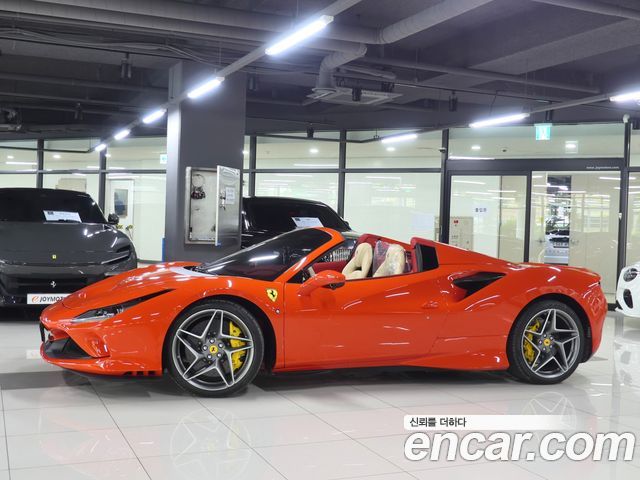 Ferrari F8 3.9 V8 - фото 1