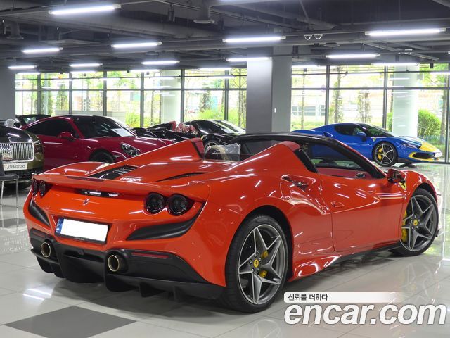 Ferrari F8 3.9 V8 - фото 3
