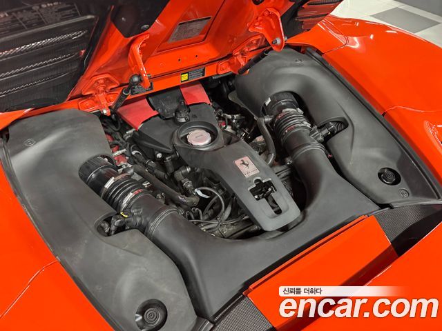 Ferrari F8 3.9 V8 - фото 4