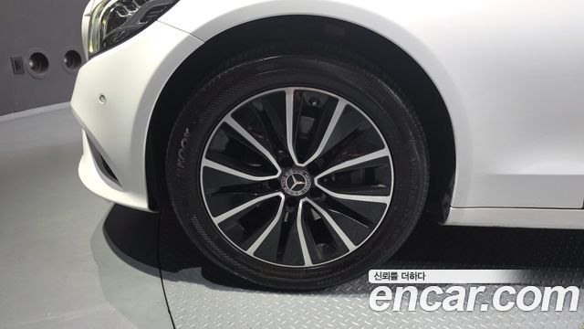 Mercedes-Benz C-Class W205 C200 - фото 4