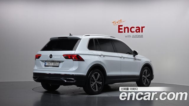 Volkswagen Tiguan 2-го поколения 2.0 TDI Premium - фото 1