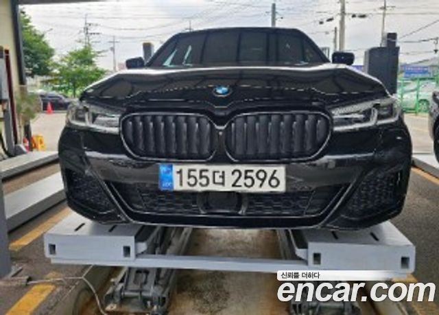 BMW 5-Series G30 530i M Sport Package - фото 0