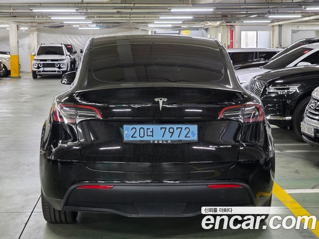 Tesla Model Y Long Range AWD - фото 3