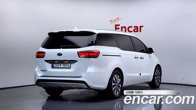 Kia Carnival Совершенно новый 9-seater Luxury - фото 1