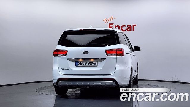 Kia Carnival Совершенно новый 9-seater Luxury - фото 3