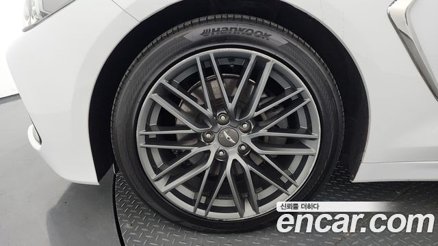 Genesis G70 2.2D Supreme - фото 4