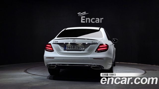 Mercedes-Benz E-Class W213 E300 4MATIC Avnatgarde - фото 3