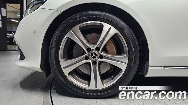 Mercedes-Benz E-Class W213 E300 4MATIC Avnatgarde - фото 4
