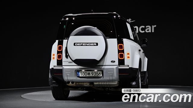 Land Rover Defender L663 110 D240 SE - фото 3