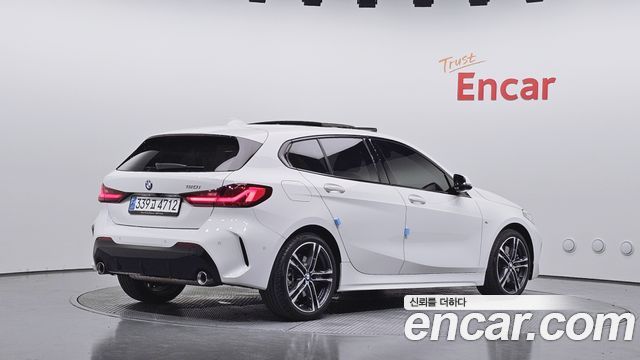 BMW 1-Series F40 120i M Sports - фото 1