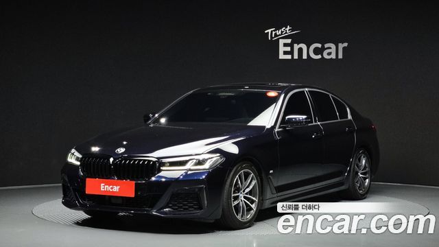 BMW 5-Series G30 520i M Sport - фото 0