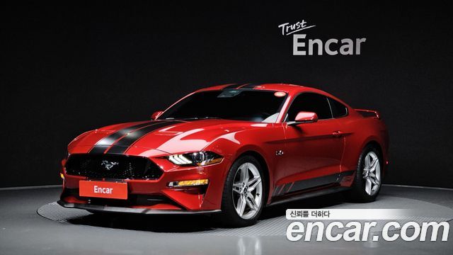 Ford Mustang GT Coupe - фото 0