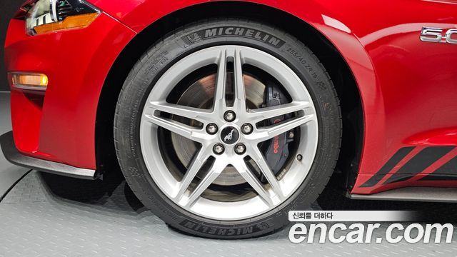 Ford Mustang GT Coupe - фото 4