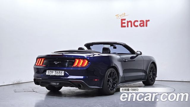 Ford Mustang Convertible - фото 1