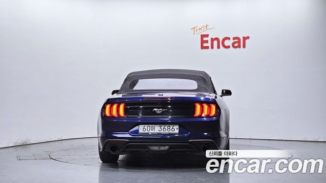Ford Mustang Convertible - фото 3