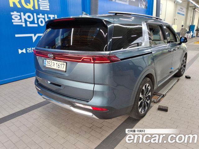 Kia Carnival 4-го поколения 9-Seater Signature - фото 1