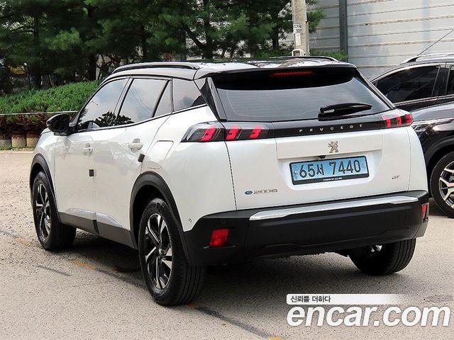Peugeot 2008 2-го поколения EV GT - фото 2