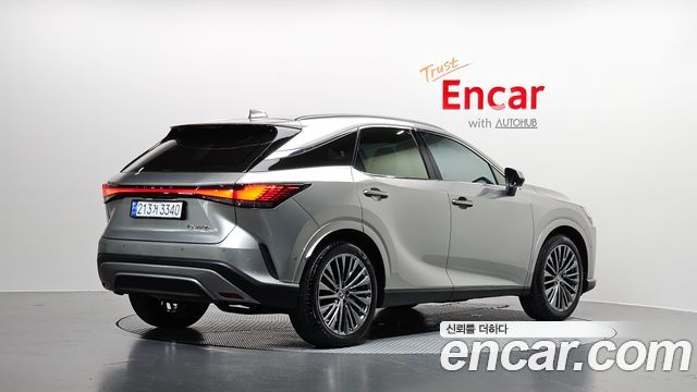 Lexus RX 5-го поколения Luxury - фото 1