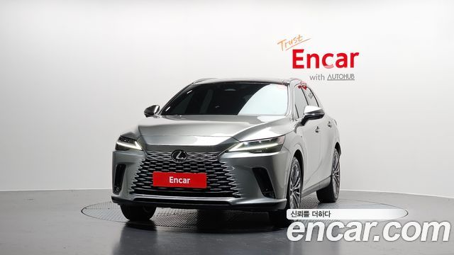 Lexus RX 5-го поколения Luxury - фото 2