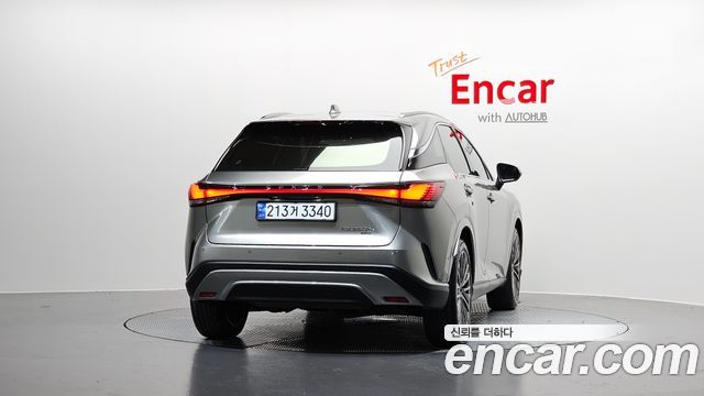 Lexus RX 5-го поколения Luxury - фото 3