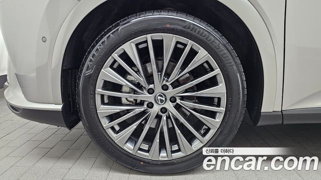 Lexus RX 5-го поколения Luxury - фото 4