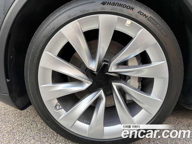 Tesla Model Y Long Range AWD - фото 4