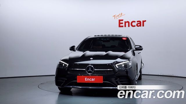 Mercedes-Benz E-Class W213 E220d 4MATIC AMG Line - фото 2