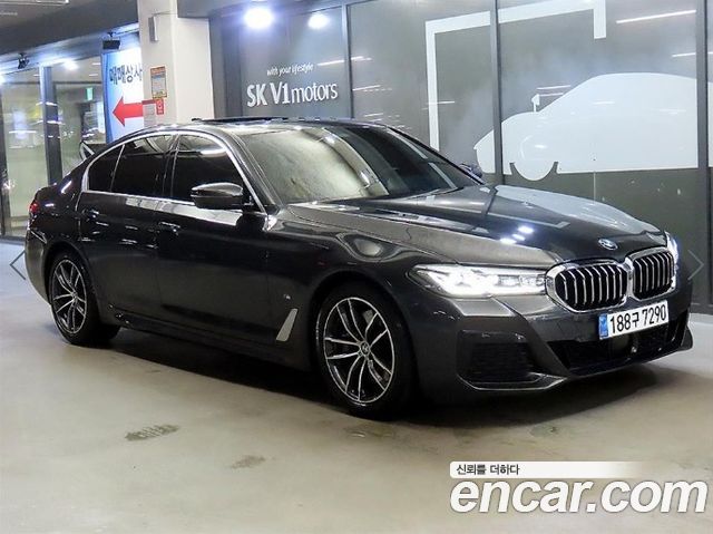 BMW 5-Series G30 520i M Sport - фото 0