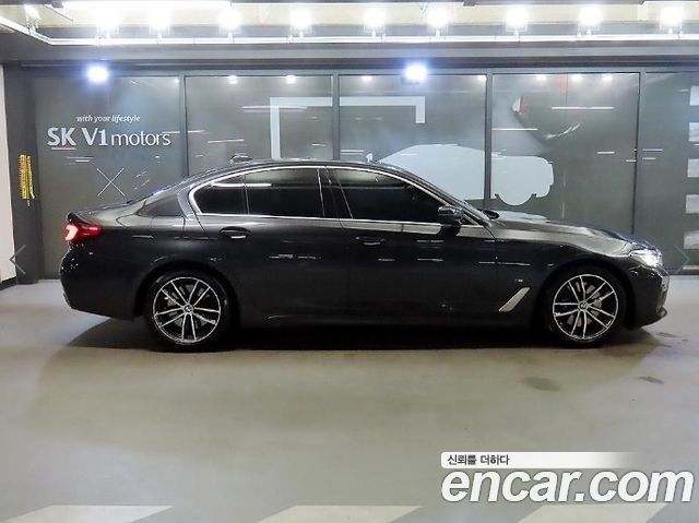 BMW 5-Series G30 520i M Sport - фото 2