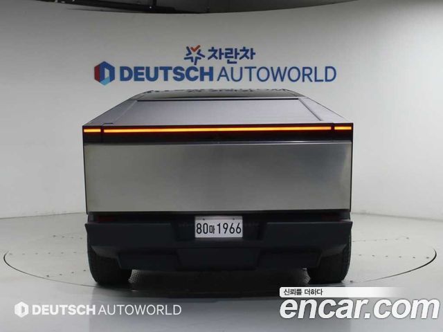 Tesla Cybertruck AWD - фото 3
