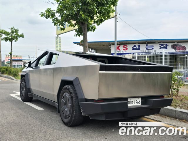Tesla Cybertruck AWD - фото 4