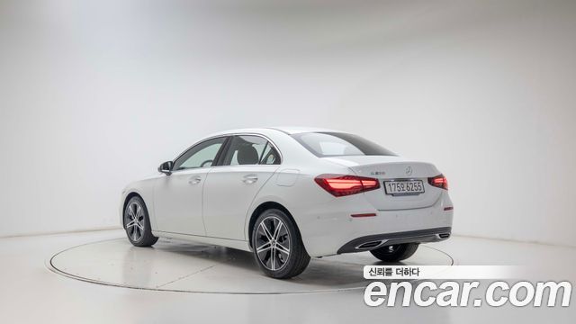 Mercedes-Benz A-Class W177 A220 Sedan - фото 1