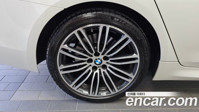 BMW 5-Series G30 530i xDrive M Sport Package Plus - фото 4