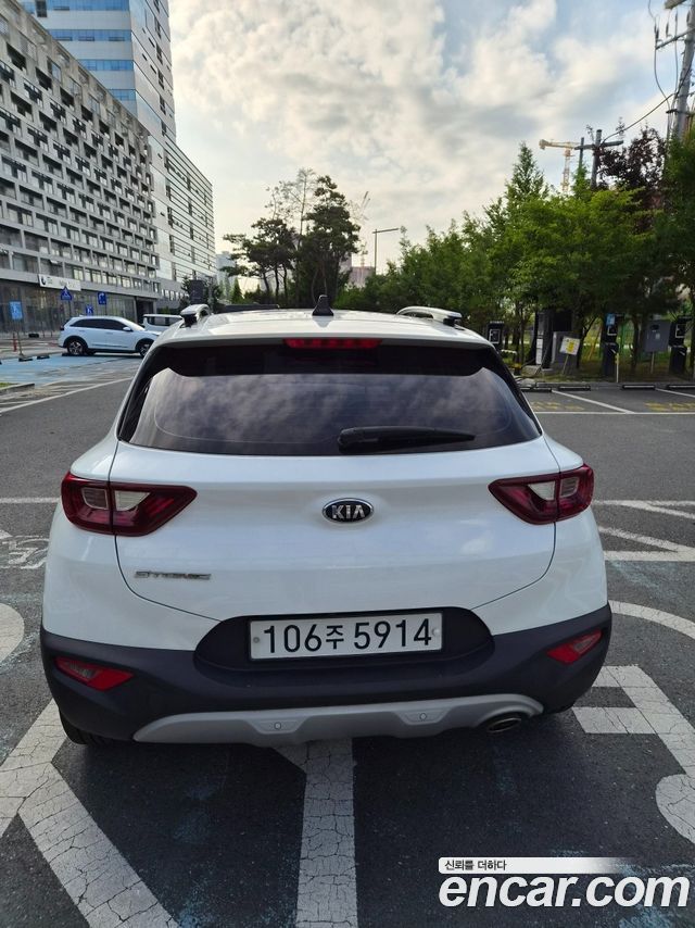 Kia Stonic 1.4 Prestige - фото 2
