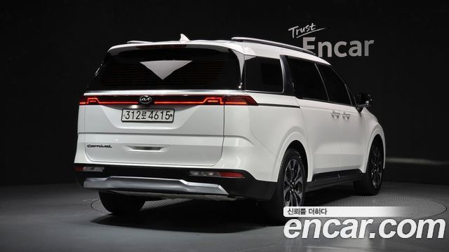 Kia Carnival 4-го поколения 9-Seater Noblesse - фото 1