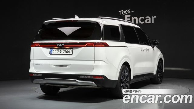 Kia Carnival 4-го поколения 9-Seater Signature - фото 1