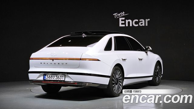 Hyundai Grandeur GN7 2,5 Gasoline 2WD Calligraphy - фото 1