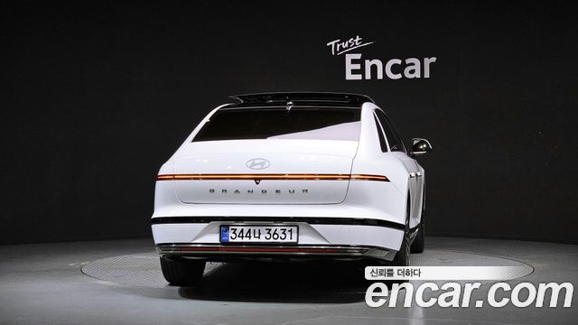 Hyundai Grandeur GN7 2,5 Gasoline 2WD Calligraphy - фото 3