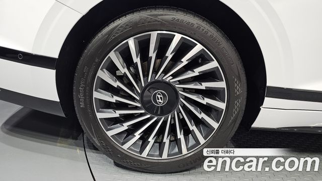 Hyundai Grandeur GN7 2,5 Gasoline 2WD Calligraphy - фото 4