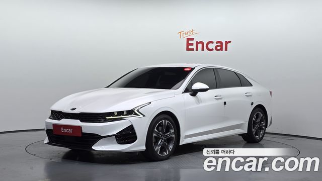 Kia K5 3-го поколения 2.0 Signature - фото 0
