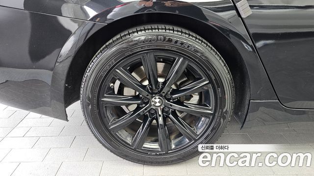 BMW 5-Series G30 520i Luxury - фото 4