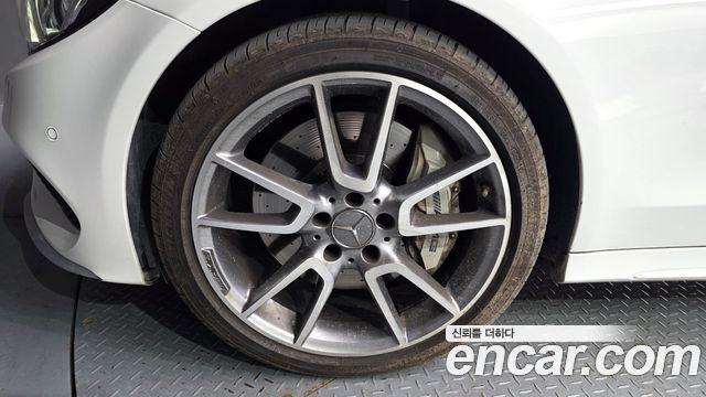 Mercedes-Benz C-Class W205 C43 AMG 4MATIC - фото 4