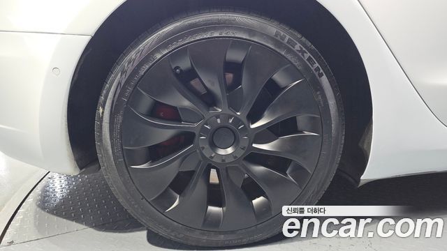 Tesla Model 3 Standard Range Plue RWD - фото 4