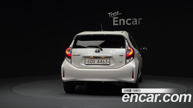 Toyota Prius 1.5 - фото 3