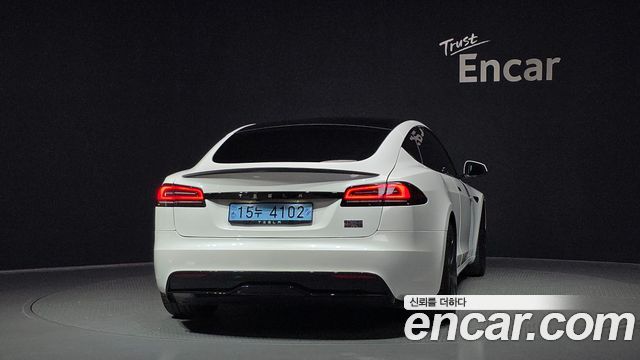 Tesla Model S Plaid - фото 3