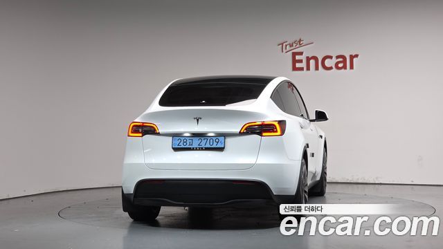 Tesla Model Y RWD - фото 3