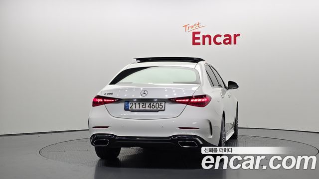 Mercedes-Benz C-Class W206 C300 AMG Line - фото 3