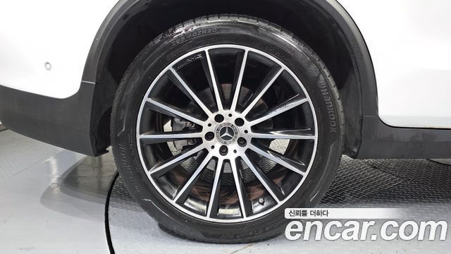 Mercedes-Benz GLC-Class X253 GLC300 4MATIC AMG Line Coupe - фото 4