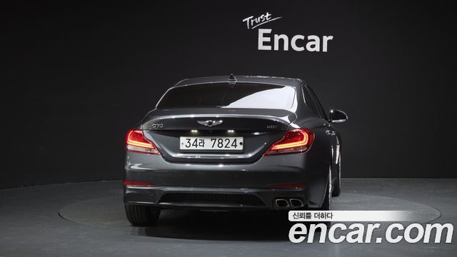 Genesis G70 2.0T Elite - фото 2
