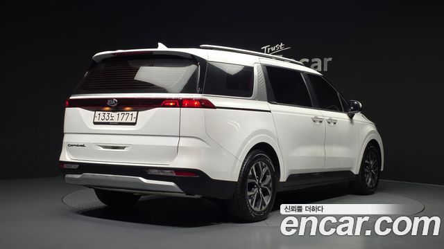 Kia Carnival 4-го поколения 9-Seater Prestige - фото 1